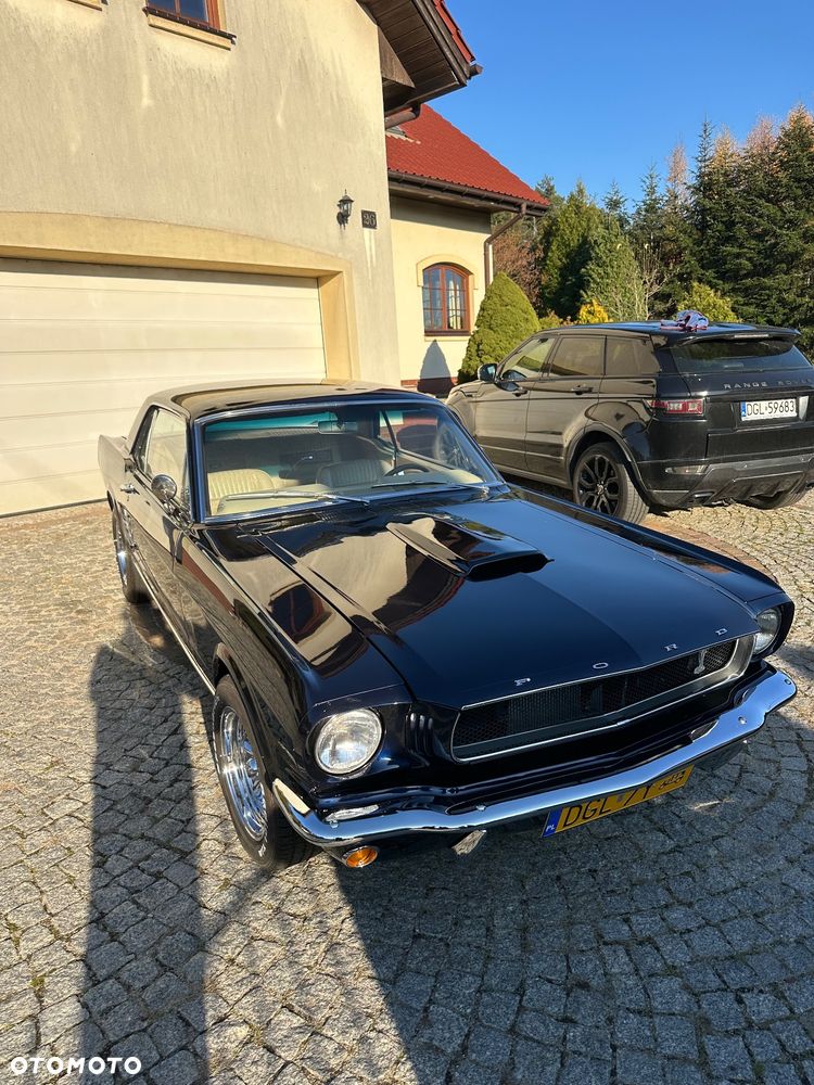 Ford Mustang - 4