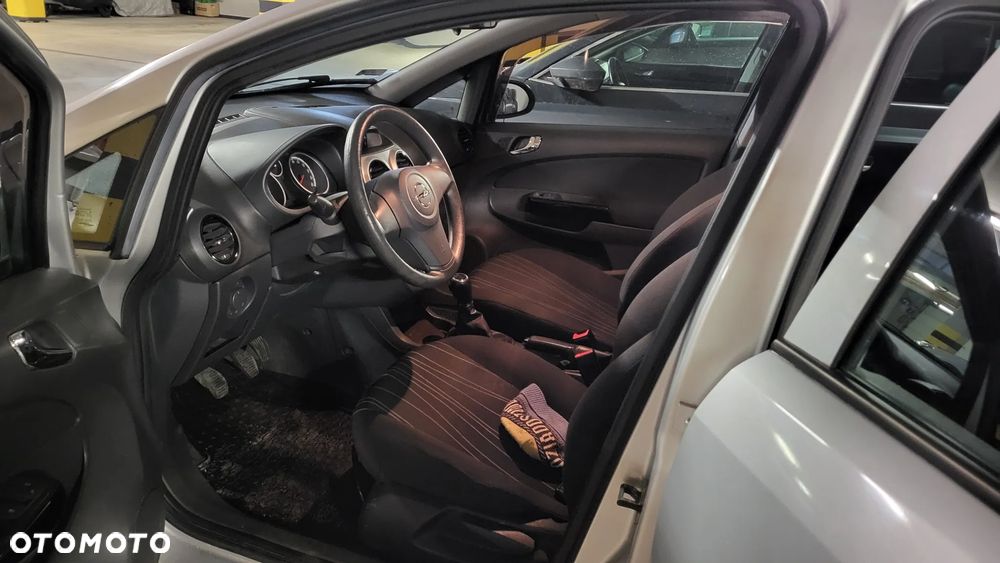 Opel Corsa 1.2 16V Enjoy - 6