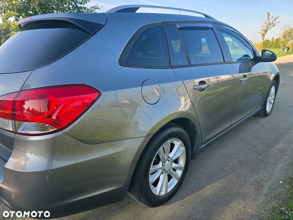 Chevrolet Cruze 1.6 LS+ - 7