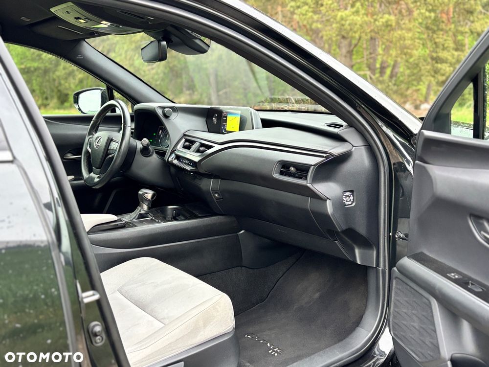 Lexus UX 250h Executive Line - 16