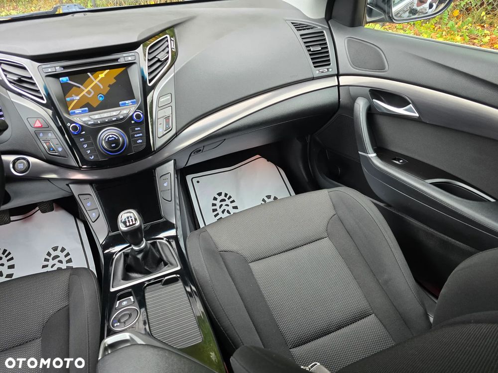 Hyundai i40 1.7 CRDi Comfort + - 30