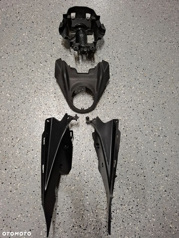 KTM Duke 125 390 owiewka wypełnienie nakładka mocowanie panel - 1