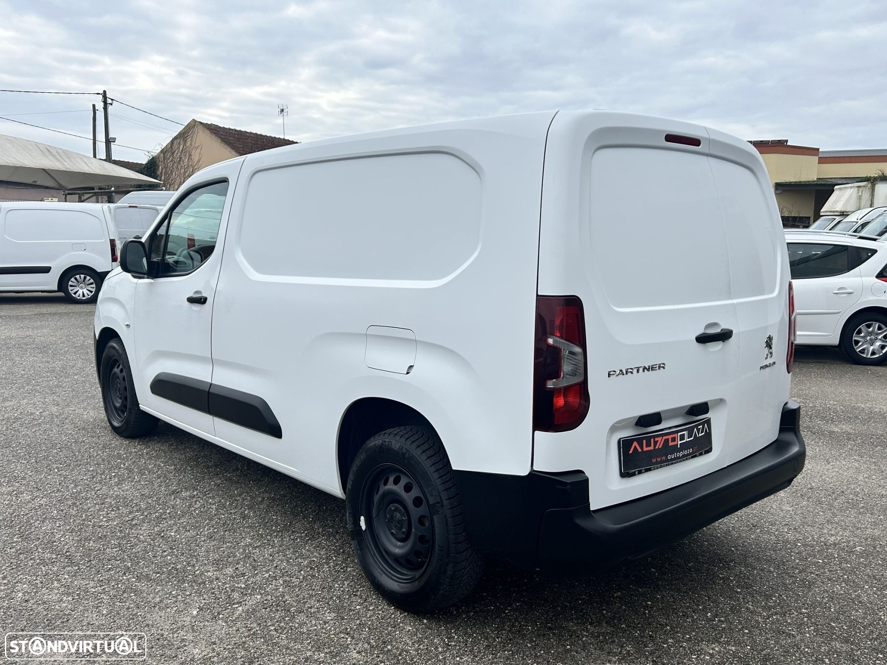Peugeot Partner 1.5 BlueHDi Asphalt Longa - 8