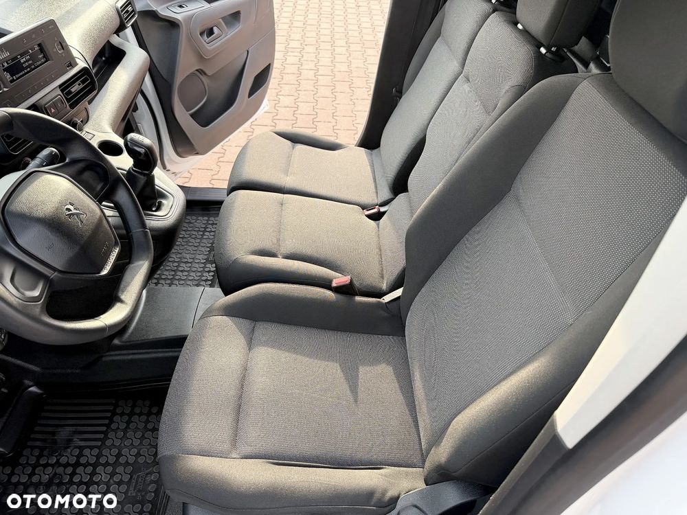 Peugeot PARTNER  SERWISOWANY 3-OSOBY Salon Polska F VAT 23% GWARANCJA  TEMPOMAT - 24