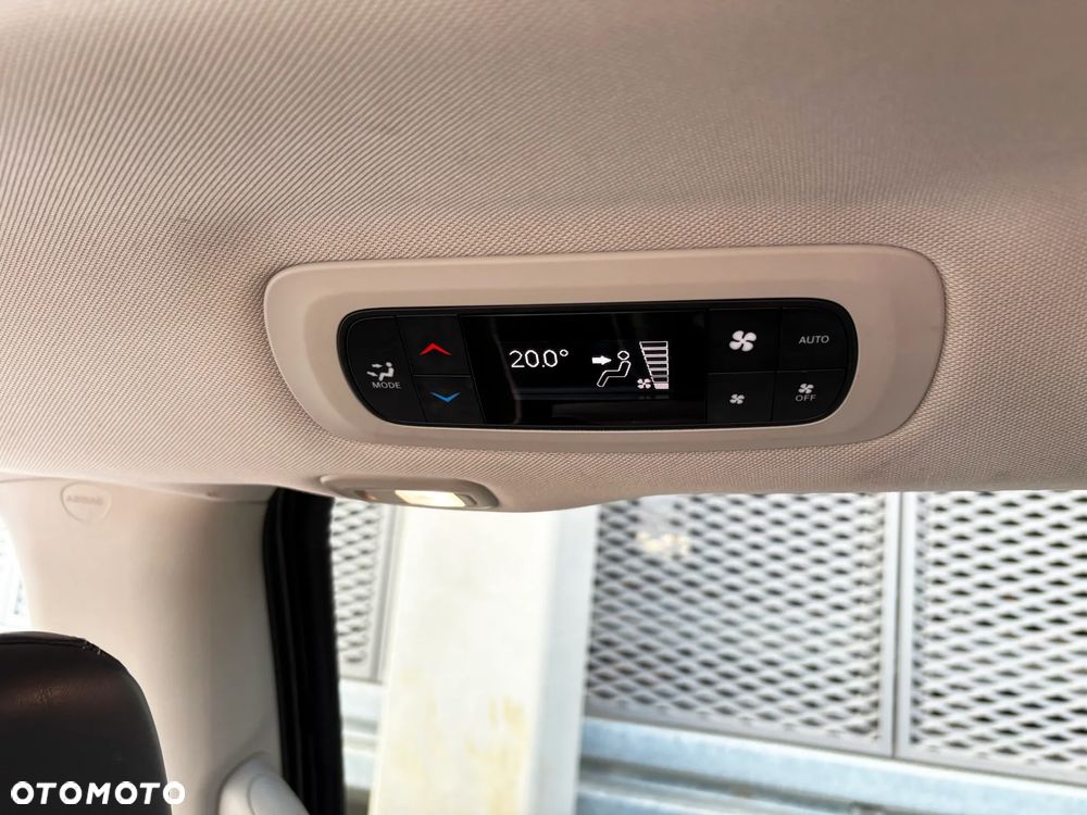 Chrysler Pacifica - 26