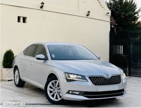 Skoda Superb 2.0 TDI DSG Style - 8