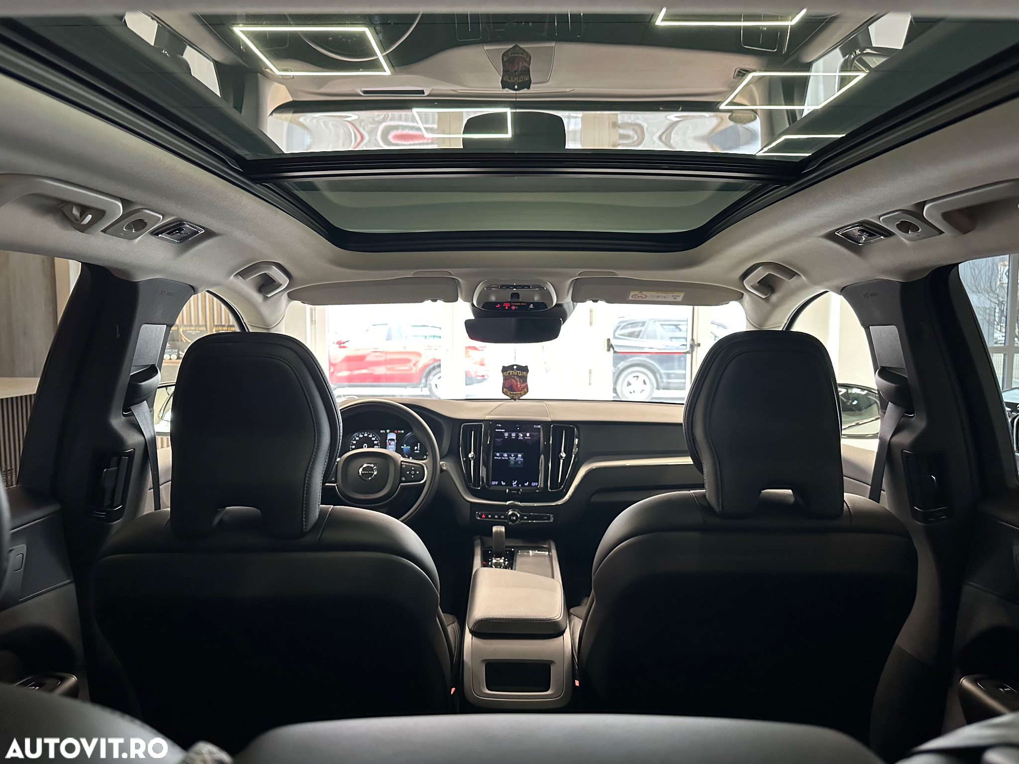 Volvo XC 60 T6 AWD Recharge Geartronic RDesign Expression - 30