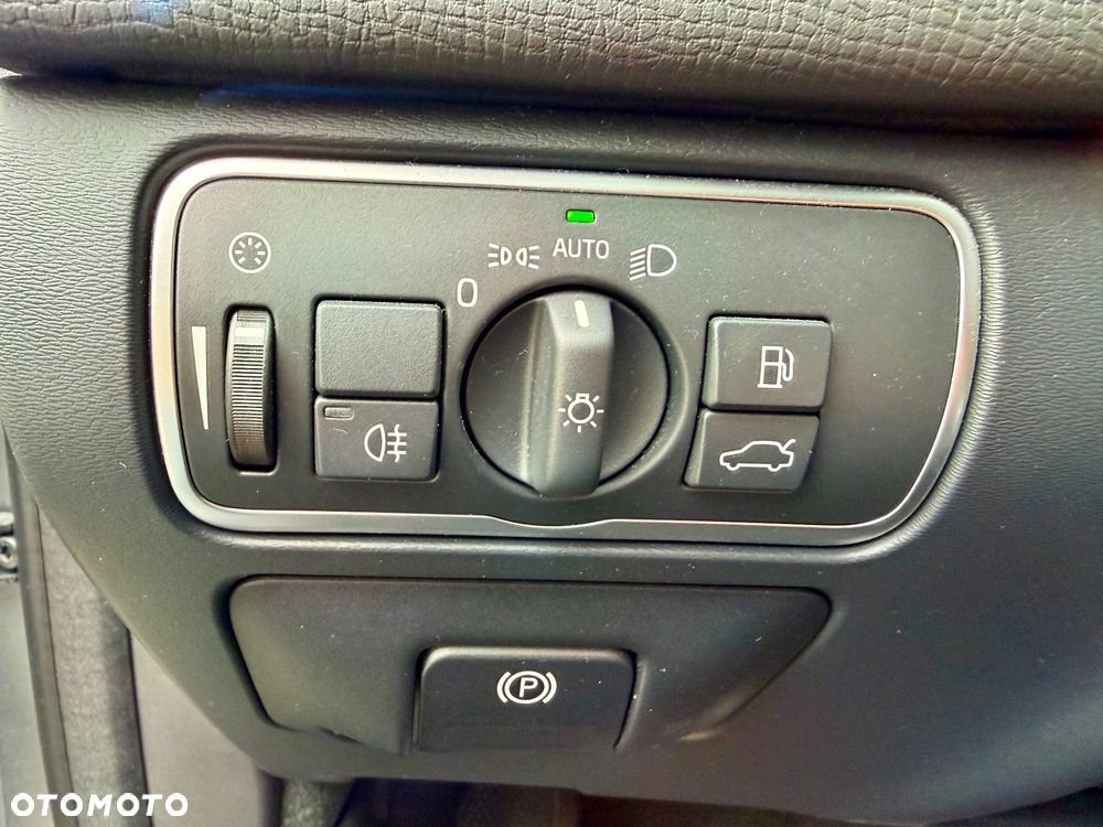Volvo XC 60 D4 Drive-E R-Design Momentum - 23