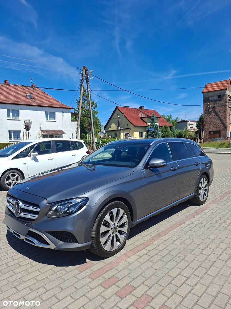 Mercedes-Benz Klasa E 220 d 4-Matic All-Terrain - 2