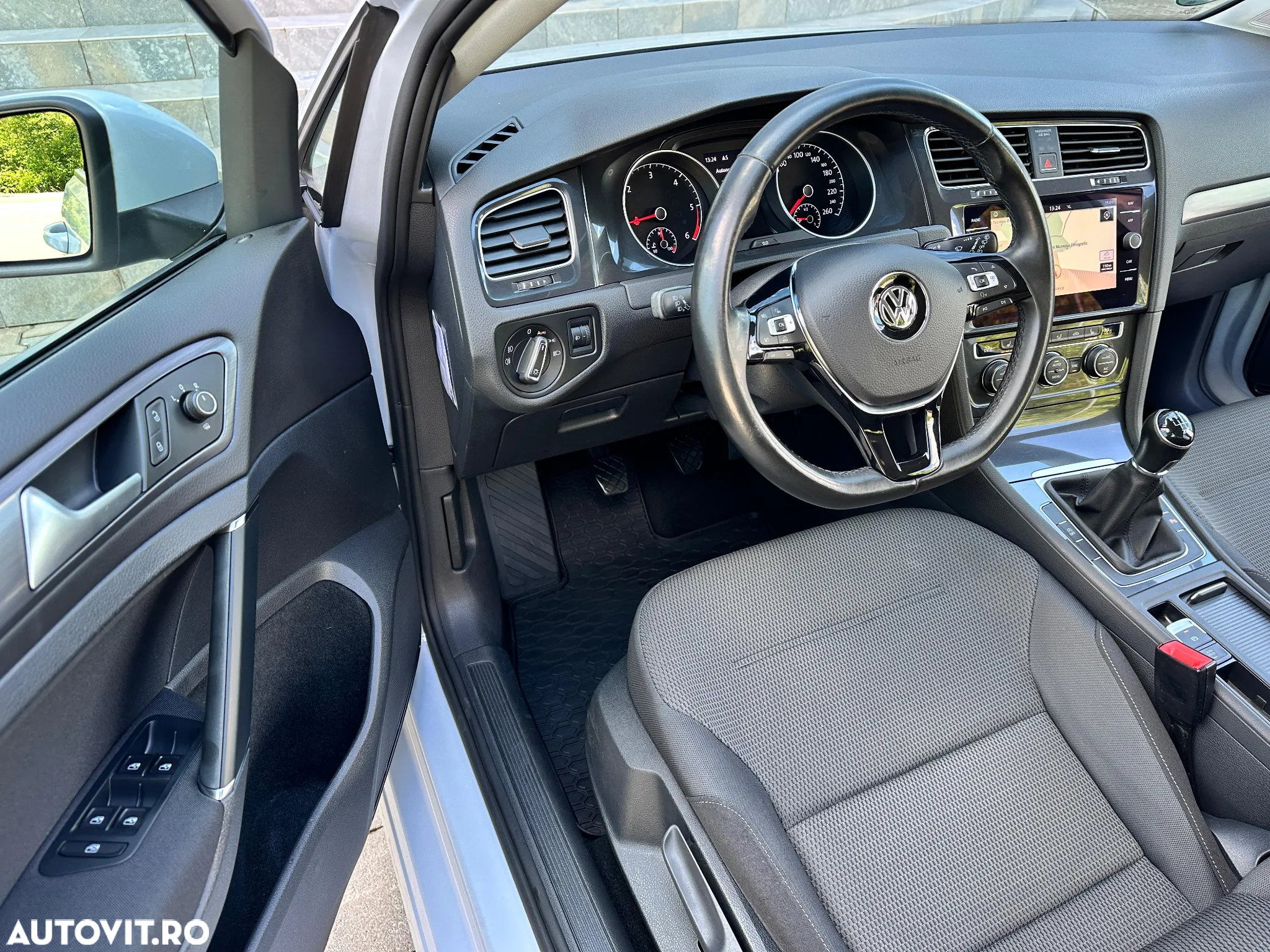 Volkswagen Golf 1.6 TDI Comfortline - 19