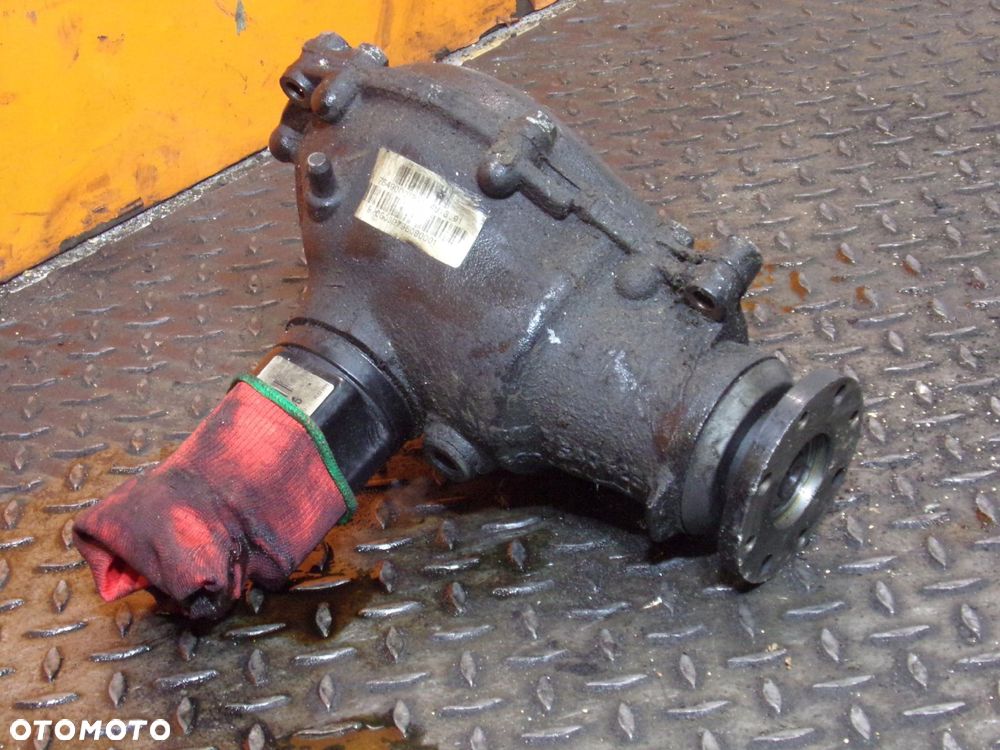 BMW X3 E83 2.5 B 07r 192KM most dyfer przod 7549000 - 3