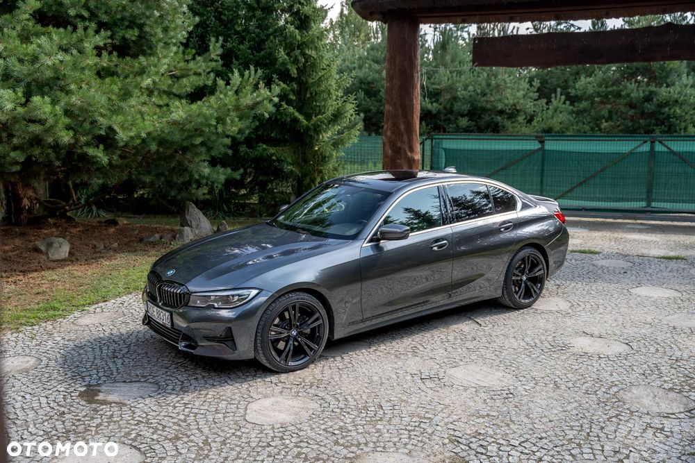 BMW Seria 3 330i xDrive Sport Line - 4