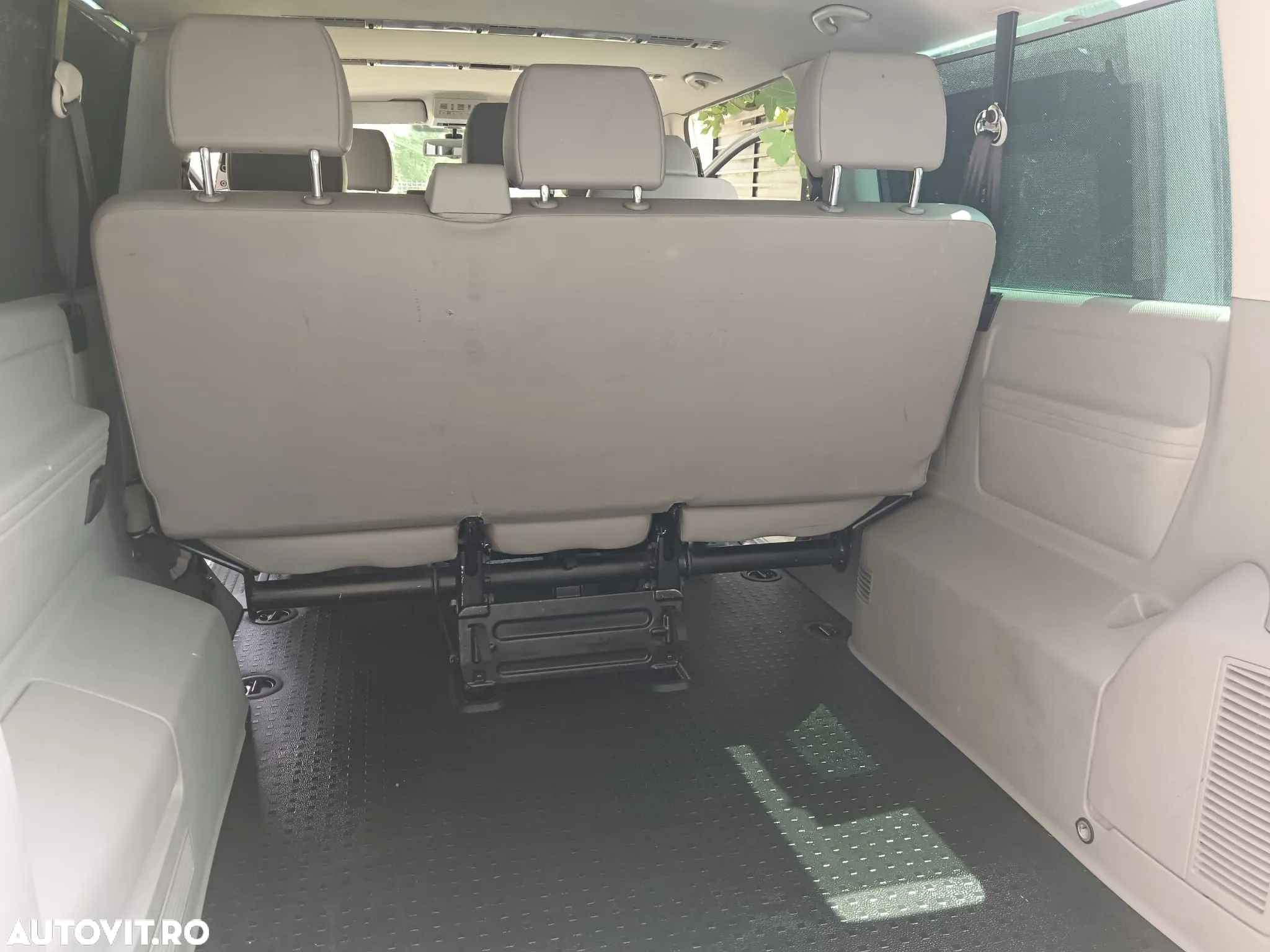 Volkswagen Caravelle - 29