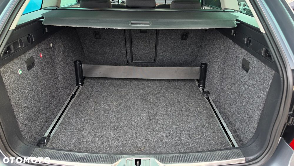 Skoda Superb 2.0 TDI DSG Elegance - 17