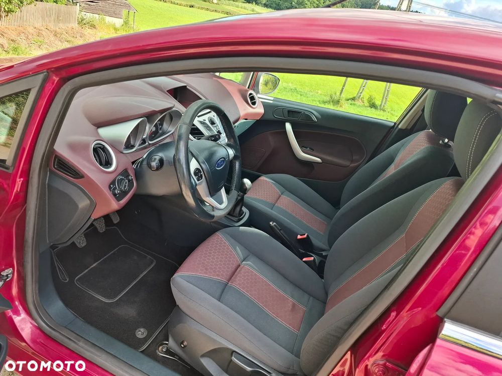 Ford Fiesta 1.6 TDCi SYNC Edition - 5