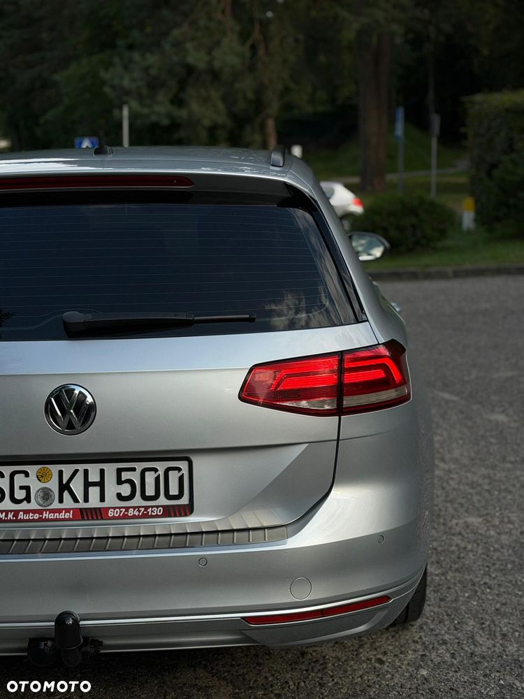 Volkswagen Passat - 11