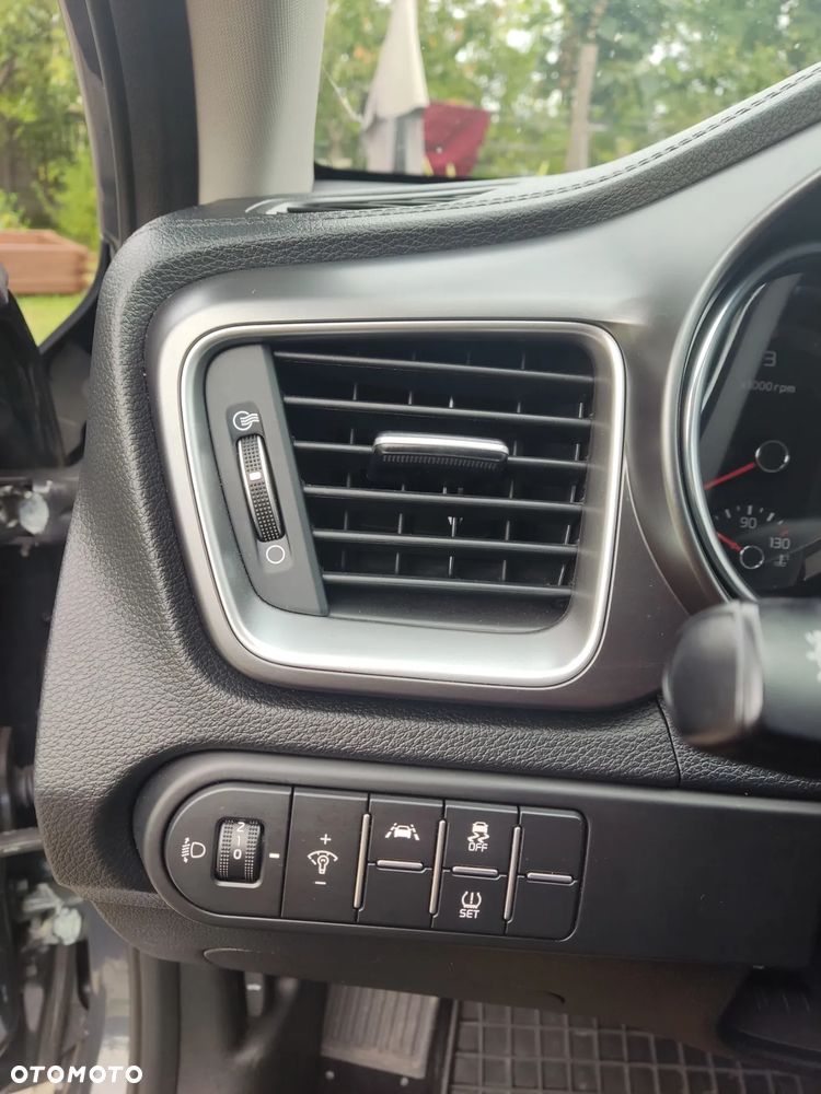Kia Ceed - 8