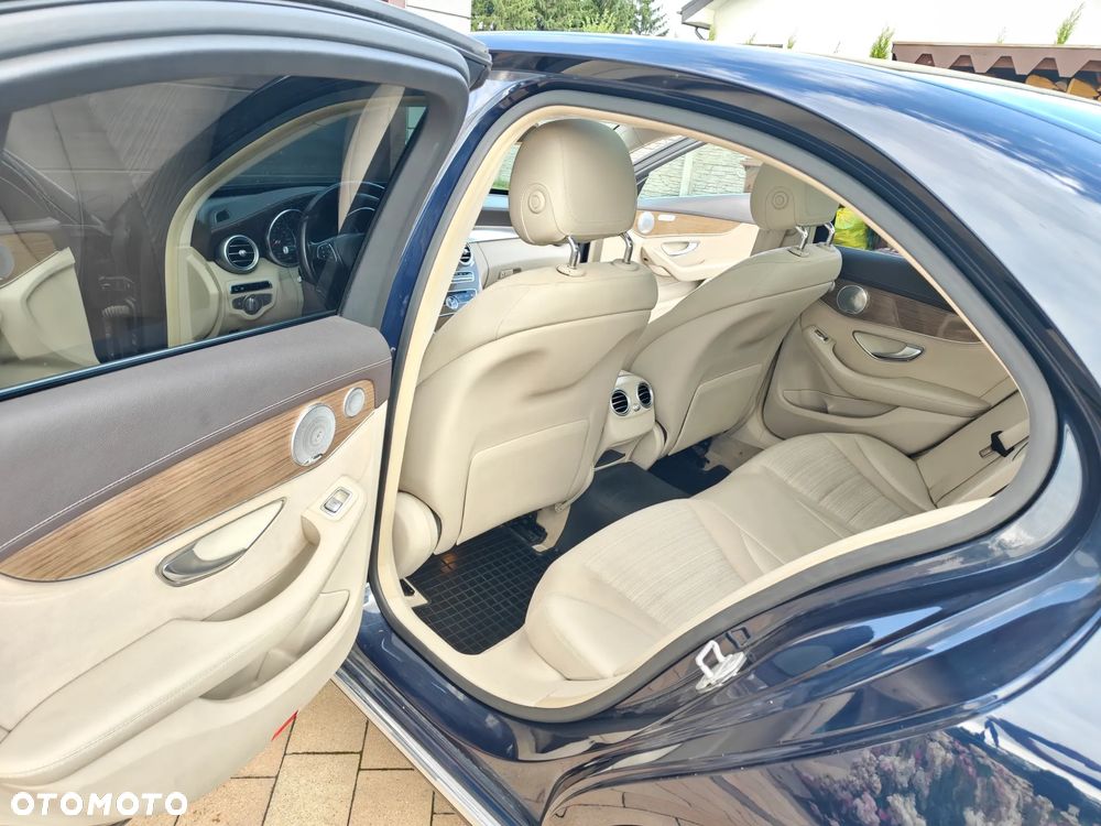 Mercedes-Benz Klasa C 250 (BlueTEC) d 4-Matic 7G-TRONIC - 30