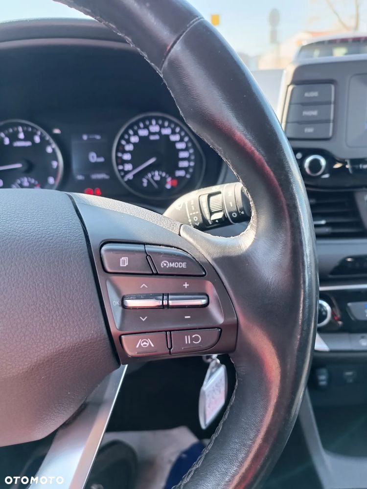 Hyundai i30 1.5 DPI Classic + - 12