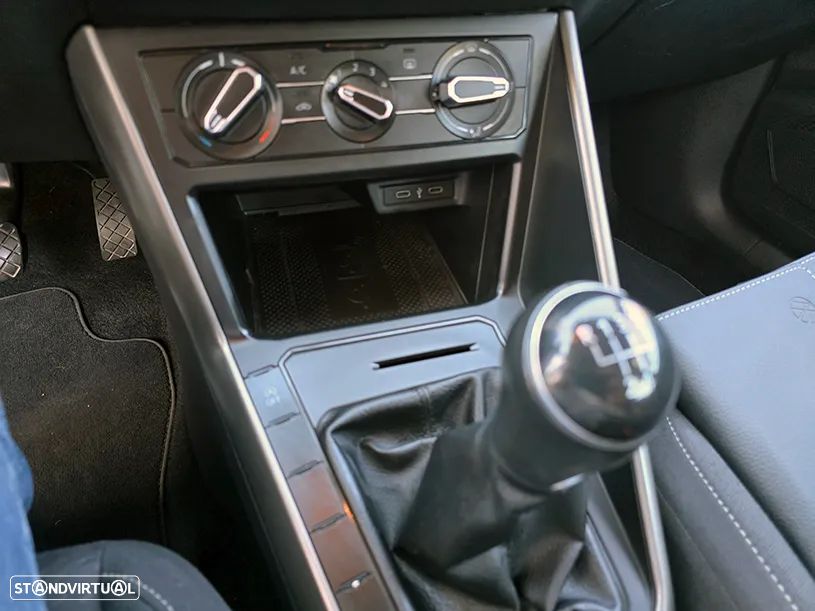VW Polo 1.0 Confortline - 19