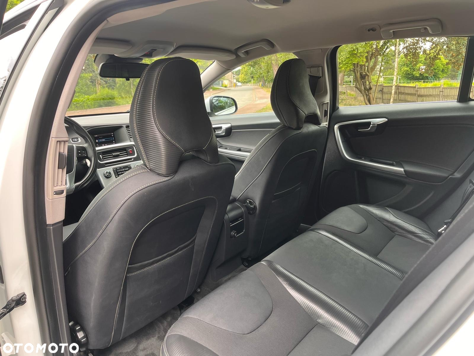 Volvo V60 D3 Geartronic RDesign - 16