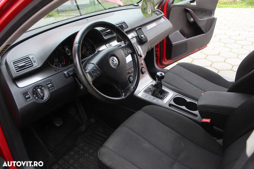 Volkswagen Passat 2.0 TDI BlueMotion Technology Comfortline - 16