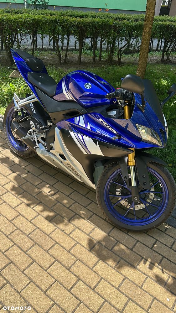 Yamaha YZF - 1