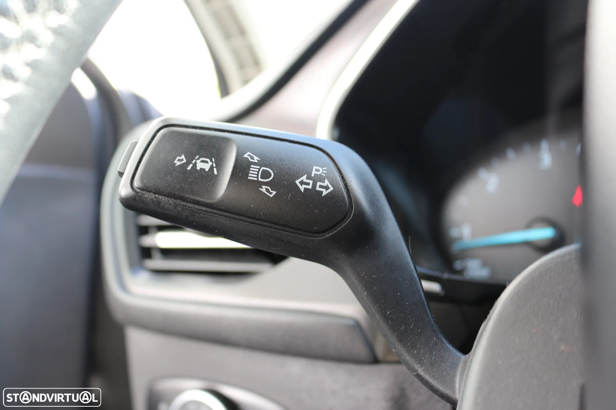 Ford Focus SW 1.5 TDCi EcoBlue Connected - 18