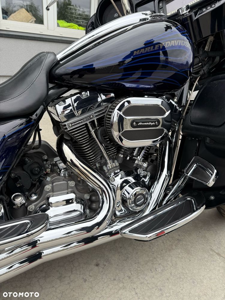 Harley-Davidson CVO Street Glide - 10