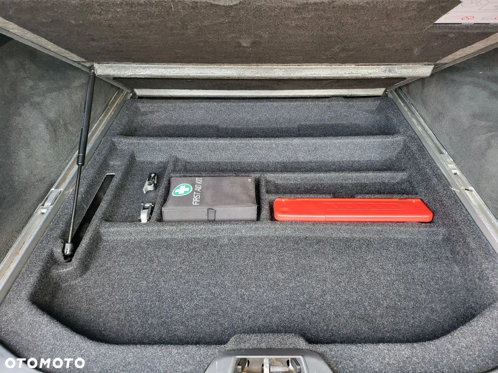 Volvo V70 2.5T Summum - 32