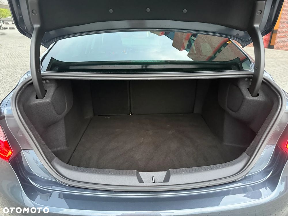 Renault Megane 1.3 TCe Intens EDC - 28
