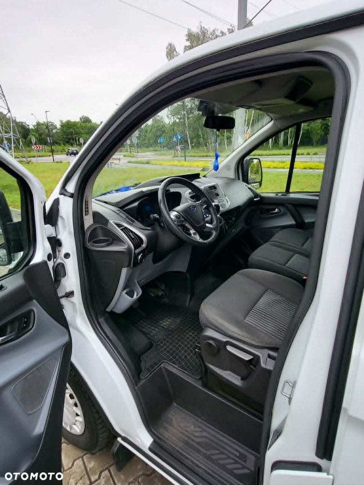 Ford Tourneo Custom - 6
