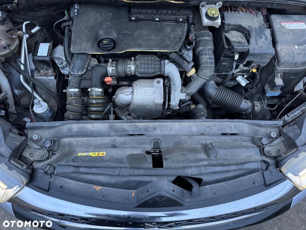 Citroën DS4 Cross 1.6 BlueHDi Be Chic S&S EAT6 - 33