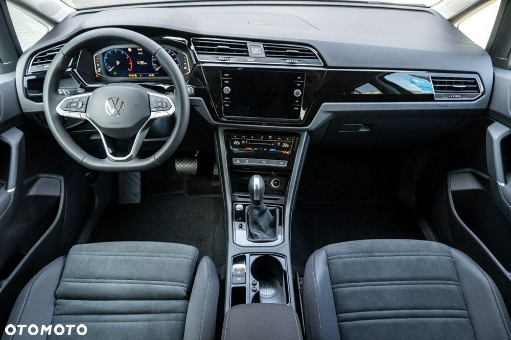 Volkswagen Touran - 22