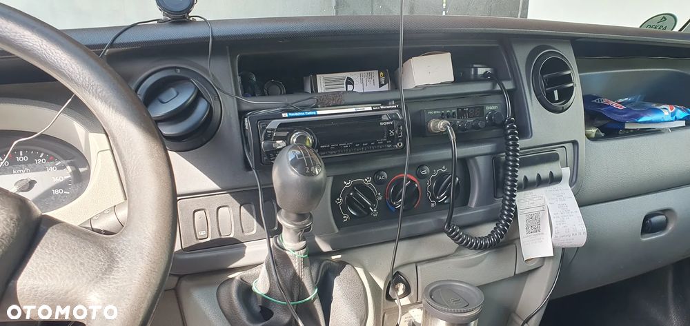 Nissan Interstar - 11