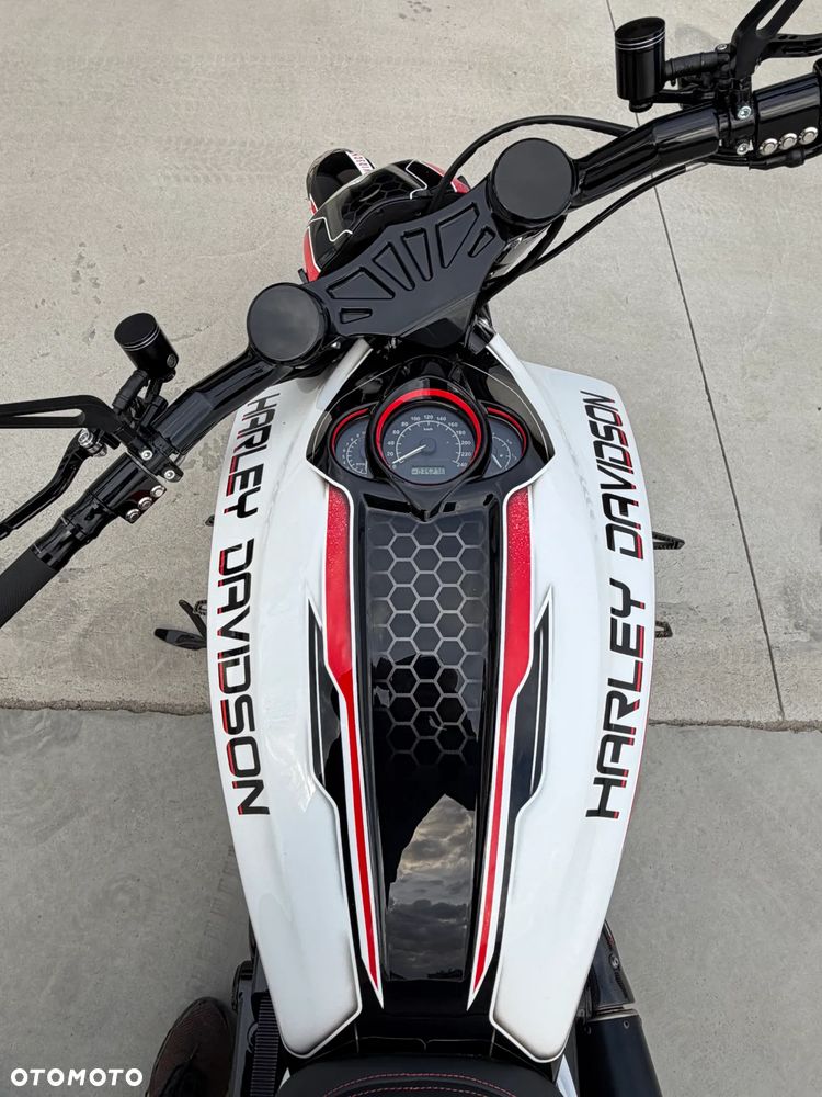 Harley-Davidson V-Rod Night Rod - 8