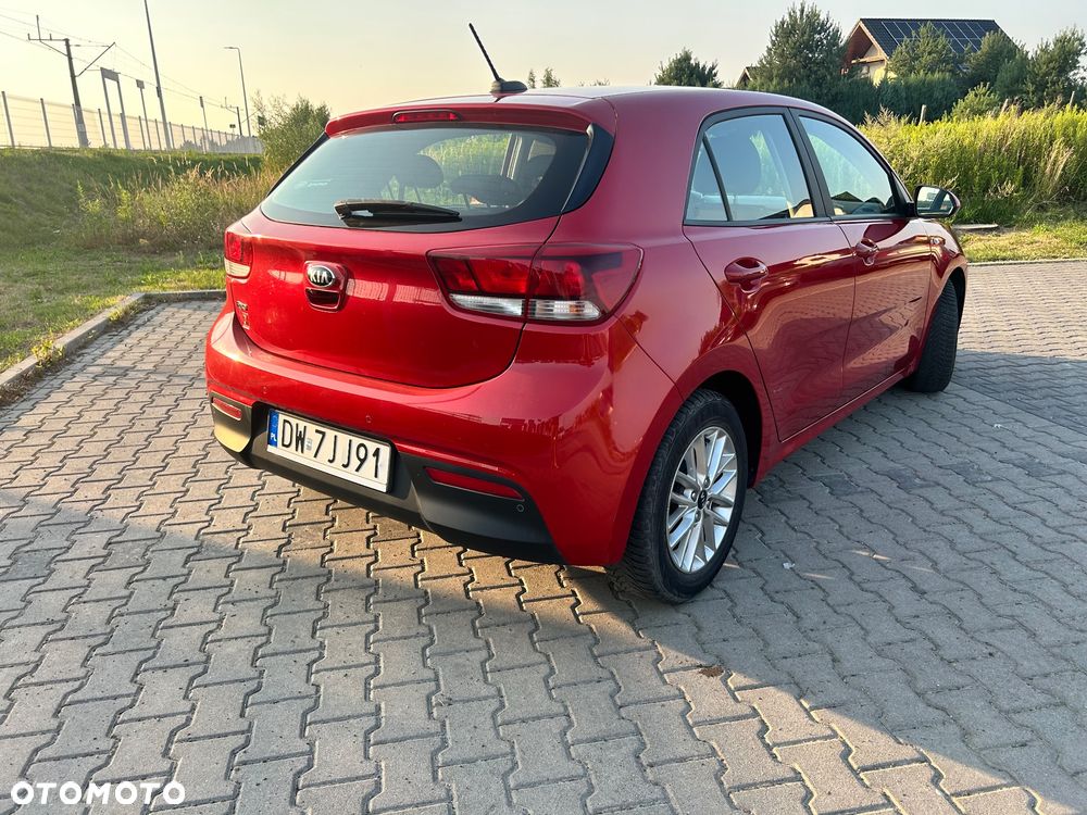 Kia Rio 1.2 L - 9