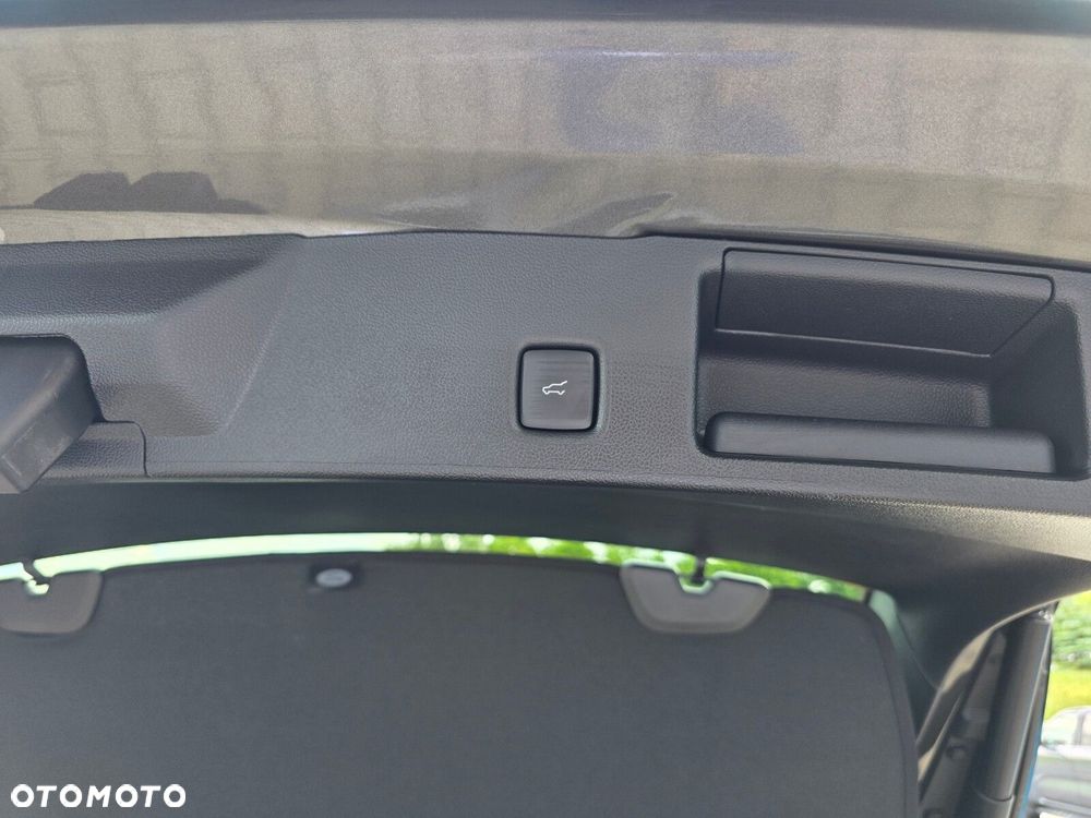 Ford Kuga - 32