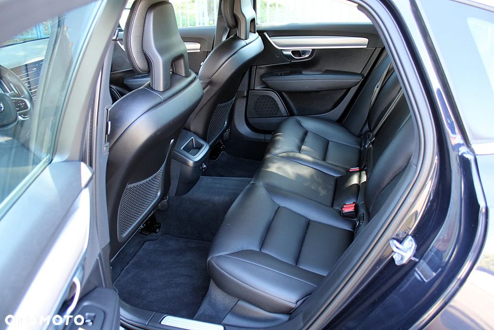 Volvo S90 - 17