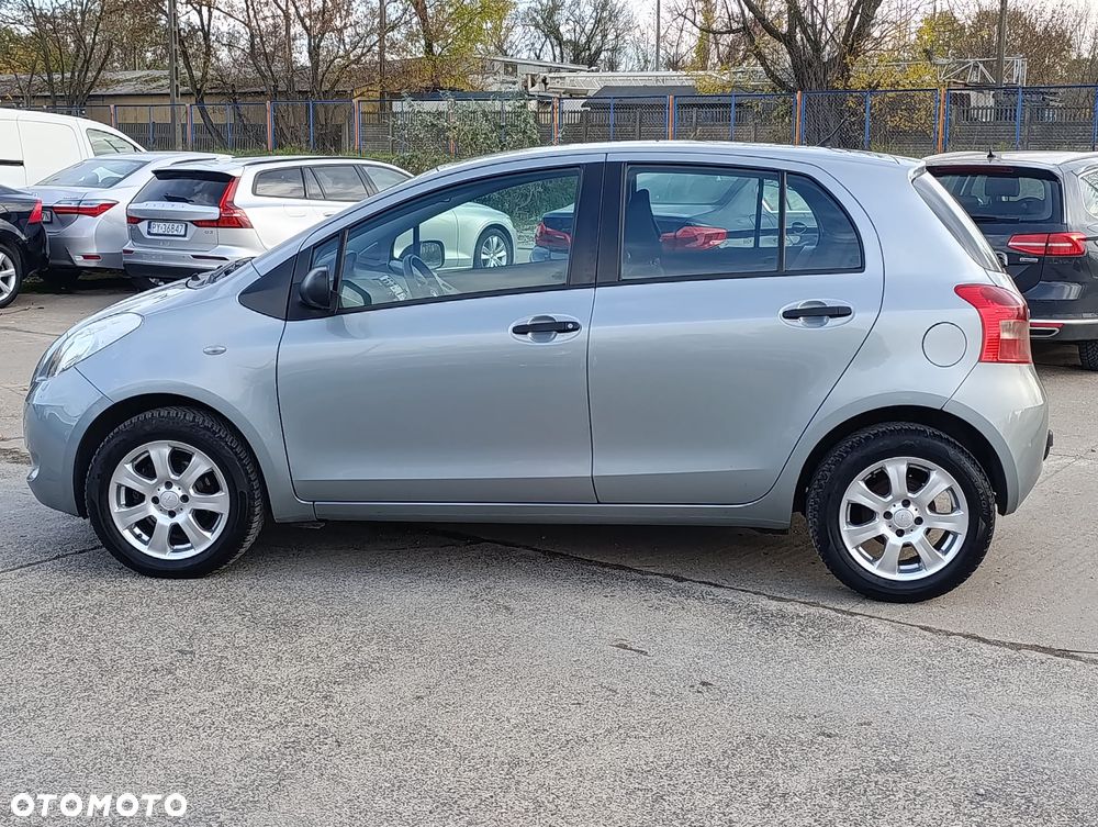 Toyota Yaris 1.3 Luna A/C - 8
