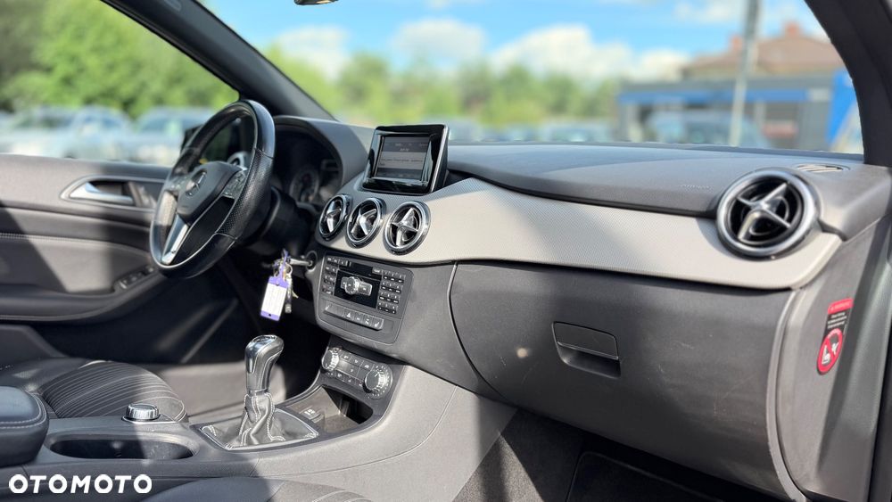 Mercedes-Benz Klasa B 180 BlueEFFICIENCY Edition - 18