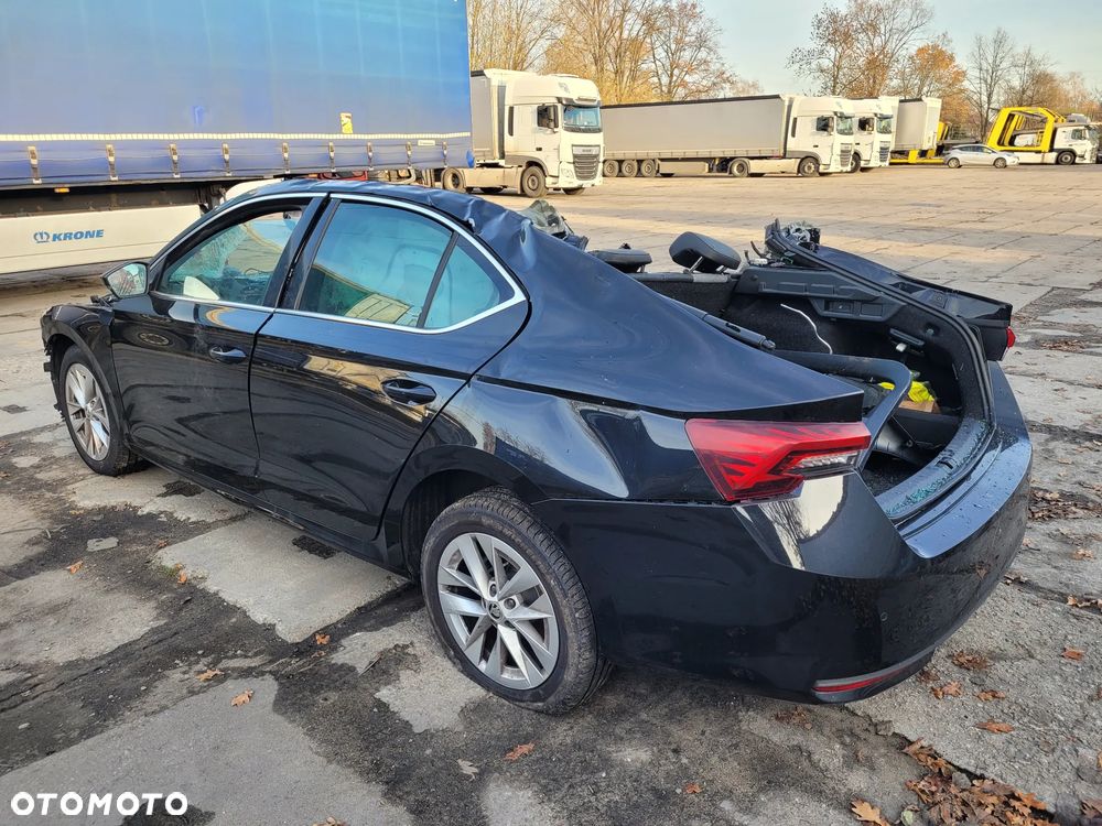 Skoda Octavia 2024 photo 3