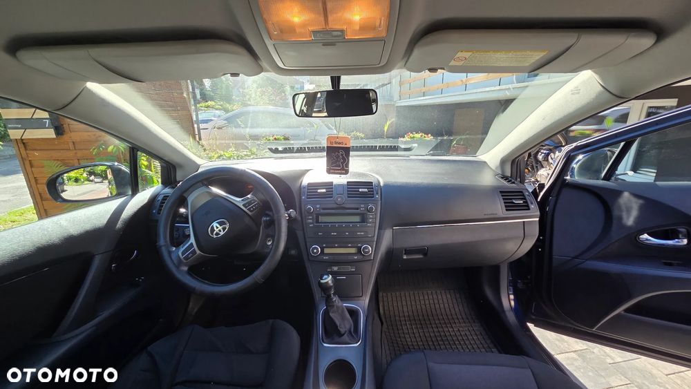 Toyota Avensis - 13