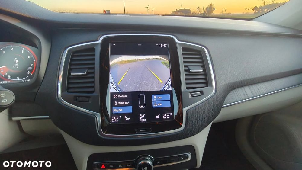 Volvo XC 90 T6 AWD Momentum 7os - 25