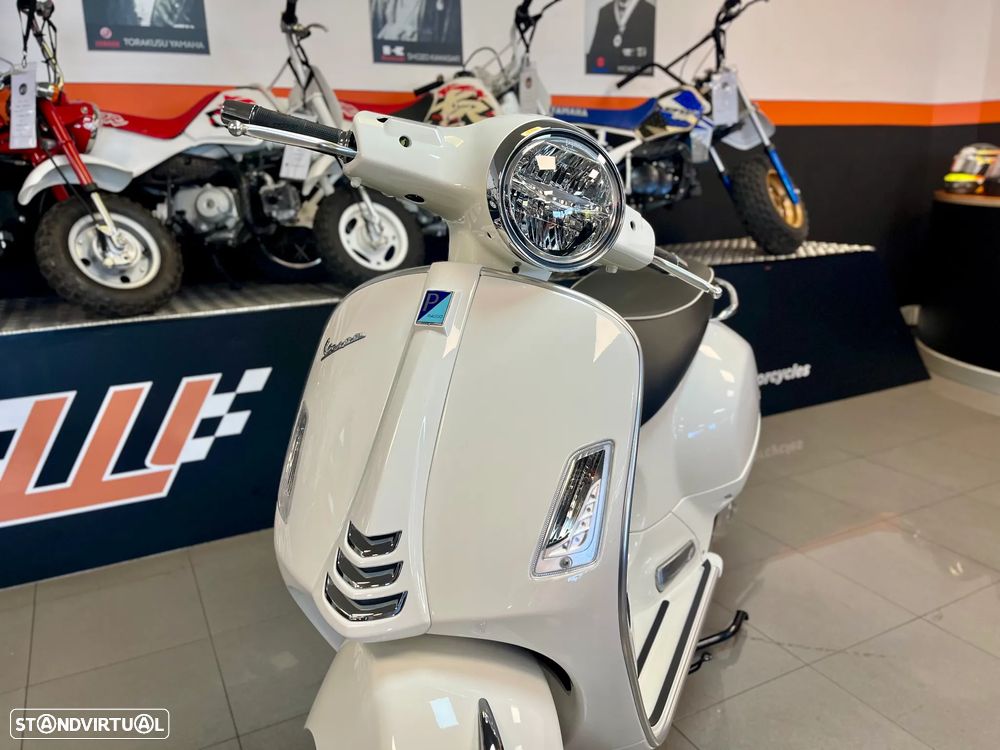 Piaggio Vespa GTS 125 - 8