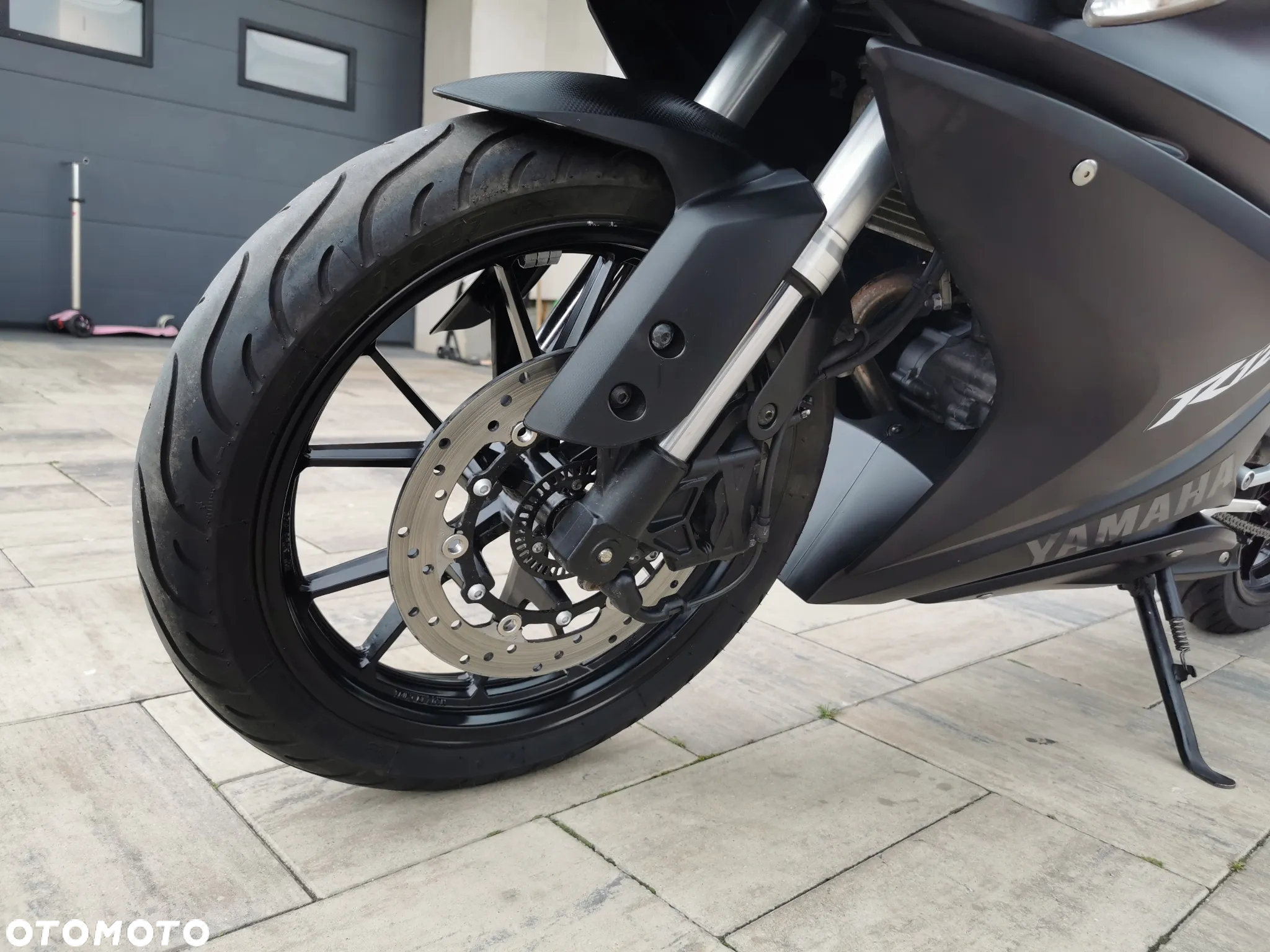 Yamaha YZF - 11