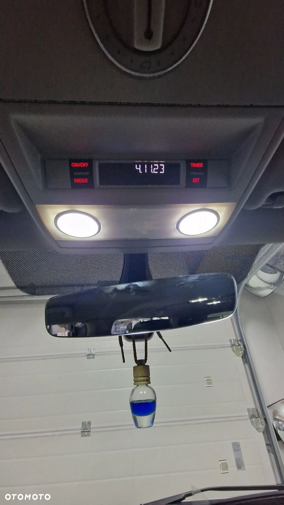 Volkswagen Multivan - 14