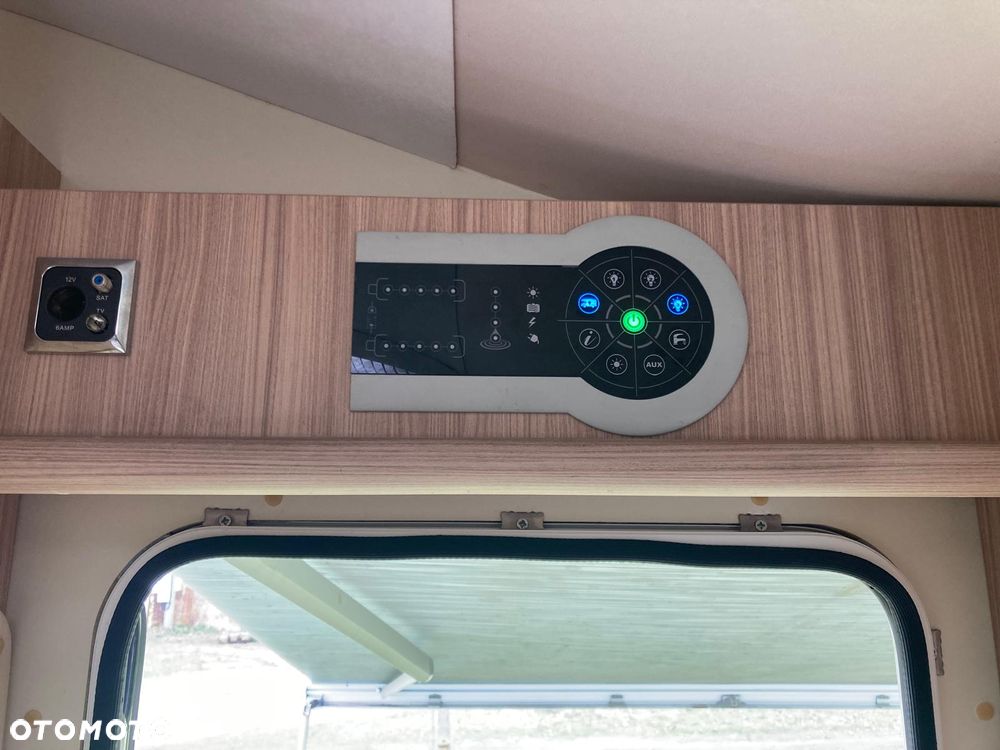 Renault AC A 595 - 170KM - 12