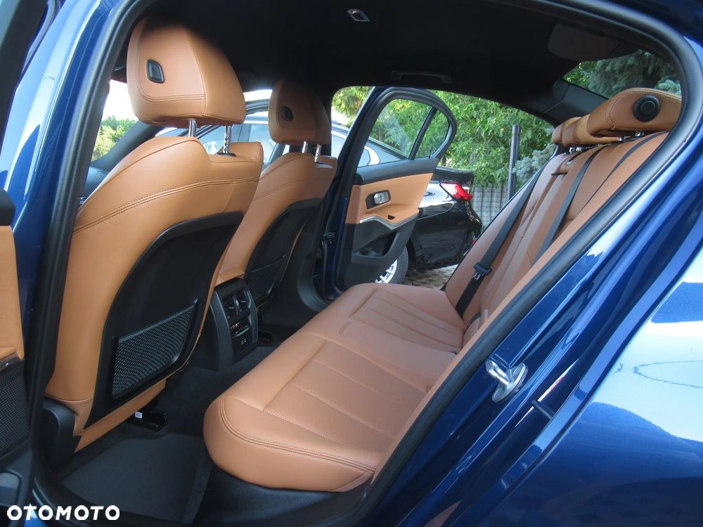 BMW Seria 3 320i xDrive Sport Line - 8