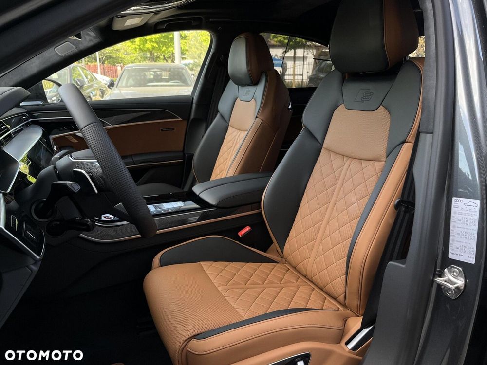 Audi S8 - 16